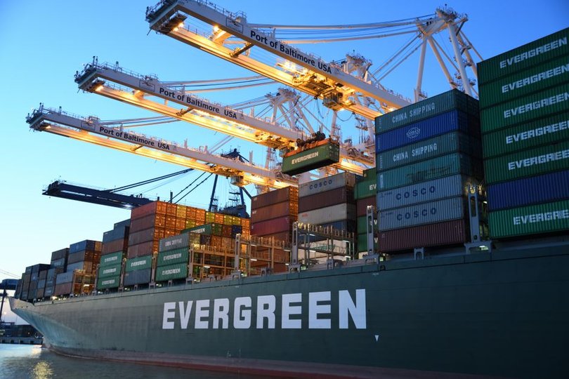 US bans Canadian alcohol, dairy imports as trade tensions escalate