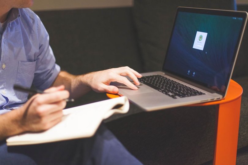 Writer argues against using AI for substantive writing tasks